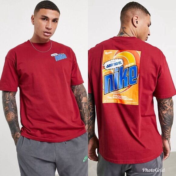 Nike Keep It Clean graphic back print Crewneck t-shirt in burgundy - Picture 1 of 11